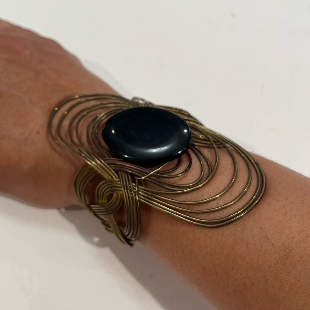 Vintage Goldtone Wire Cuff Statement Bracelet with Black Stone‎